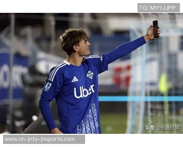 帕斯连续两月获选意甲最佳U23球员三场贡献两球两助攻表现亮眼 帕斯连续两月获选意甲最佳U23球员三场贡献两球两助攻表现亮眼