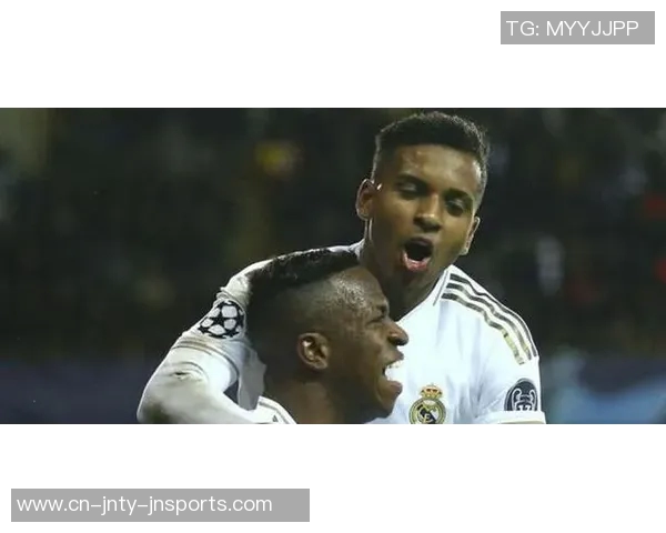 安切洛蒂训练排出424阵型维尼修斯与罗德里戈携手锋线争胜